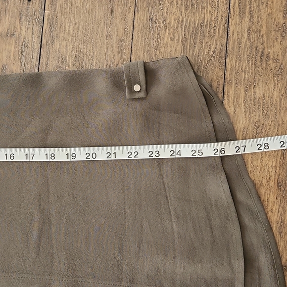 Doe & Rae Olive Green Blouse Size Medium - Picture 8 of 11